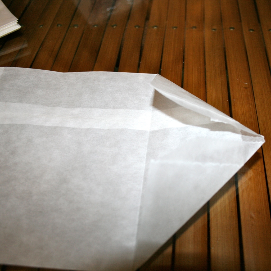 fold glassine envelope